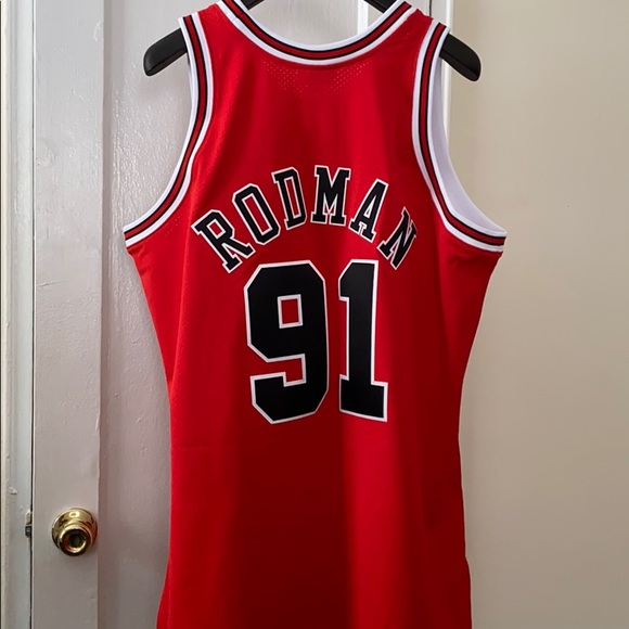 Chicago Bulls Jersey - Picture 4 of 7